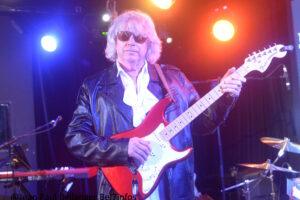 Brad guitar wilson.06