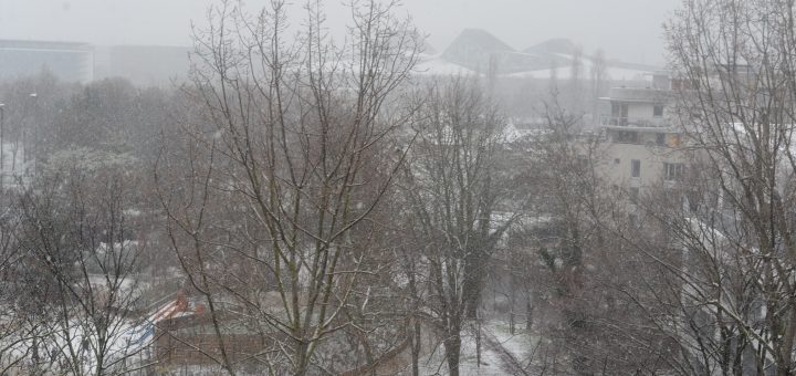Neige à paris devant la maison jean paulubellanger bel7infos 1