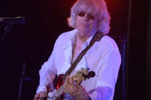 Brad guitar wilson.014