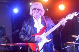 Brad guitar wilson.05