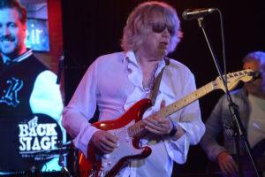 Brad guitar wilson.09