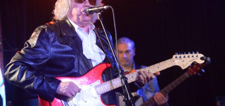 Brad guitar wilson.01
