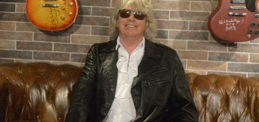 Brad guitar wilson.04