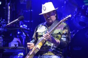 Carlos santana accors arena bercy.014