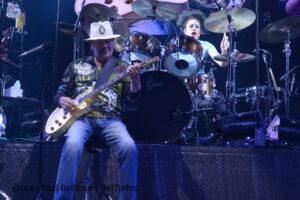 Carlos santana accors arena bercy.015