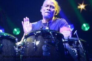 Carlos santana accors arena bercy.019