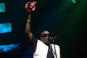 Carlos santana accors arena bercy.021