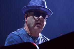 Carlos santana accors arena bercy.026