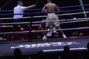 100% fight adidas arena.06