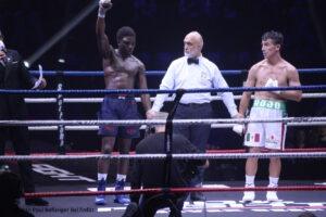 100% fight adidas arena.28