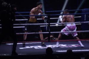 100% fight adidas arena.35