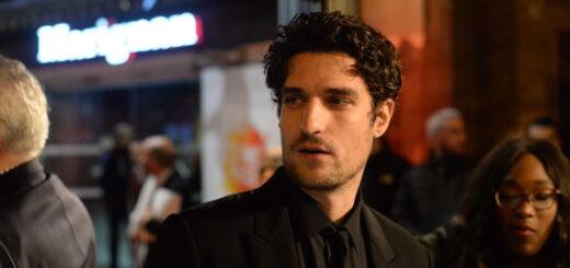 Louis garrel les filles du docteur march avant premiere paris bel7infos jean paul belllanger